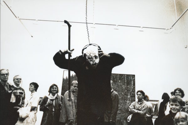 Stunt-performace på Kunstneres Hus 1995 (Heimly)